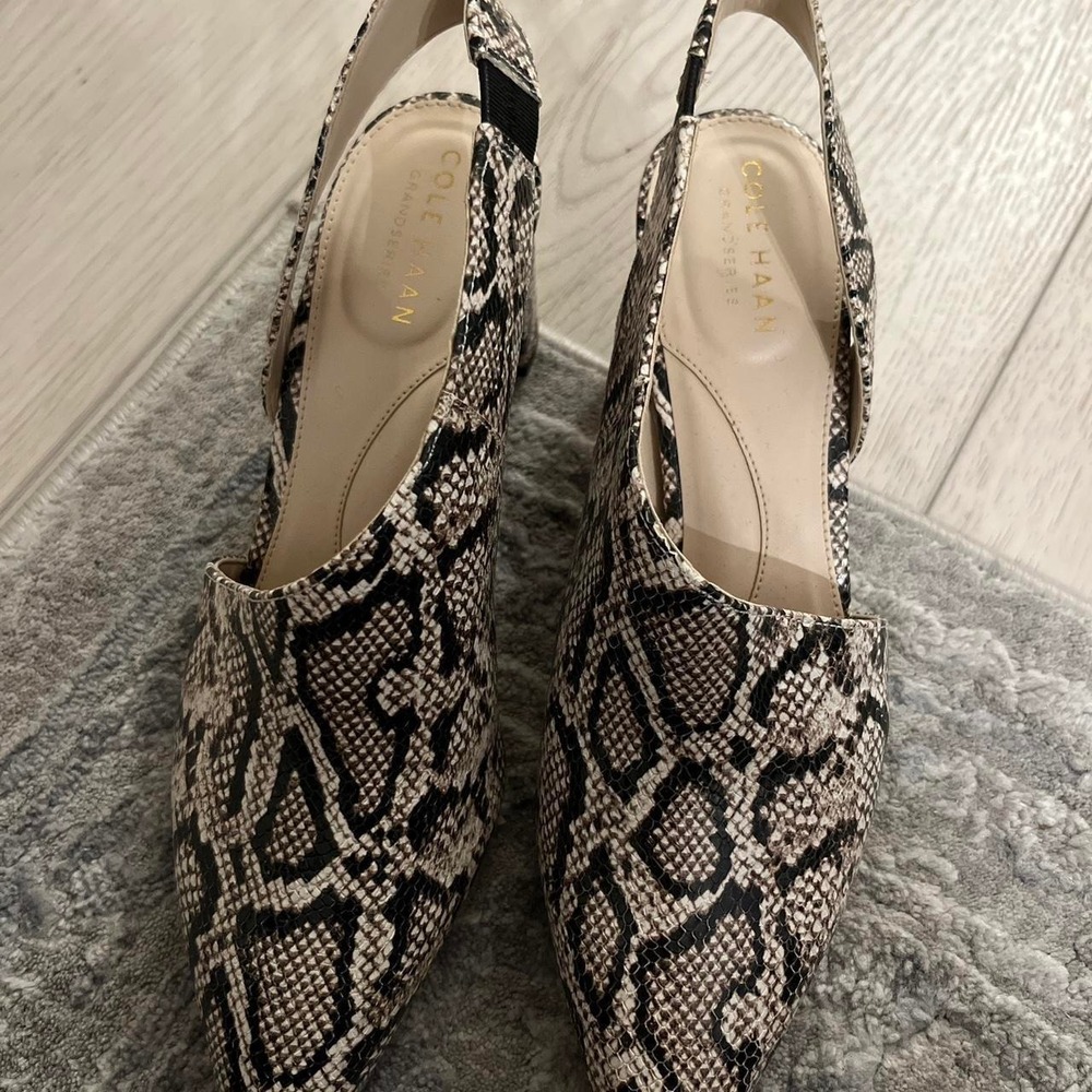 Cole Haan Grandseries Snakeskin Slingback Block Heel Pumps Neutral 7B - Picture 8 of 8